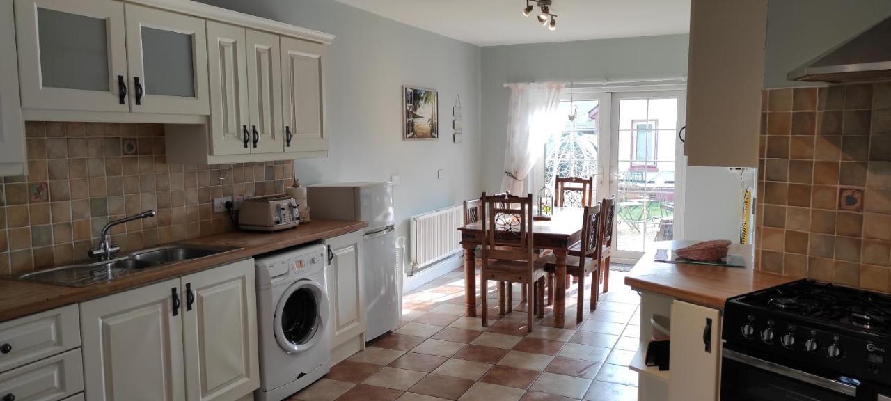 Padua House Holiday Home In The Centre Of Bundoran And 2 Mins Walk To The Beach מראה חיצוני תמונה